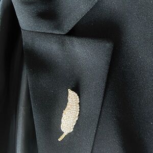 Fashion Trend 2024-2025.  Leaf Rhinestone Brooch